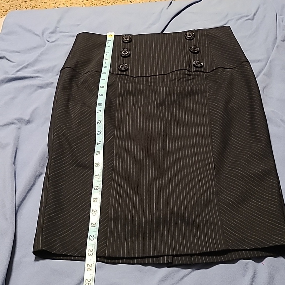 Stoosh women's juniors Classy pencil skirt black w/ white pin stripes size 9 EUC - Picture 5 of 9